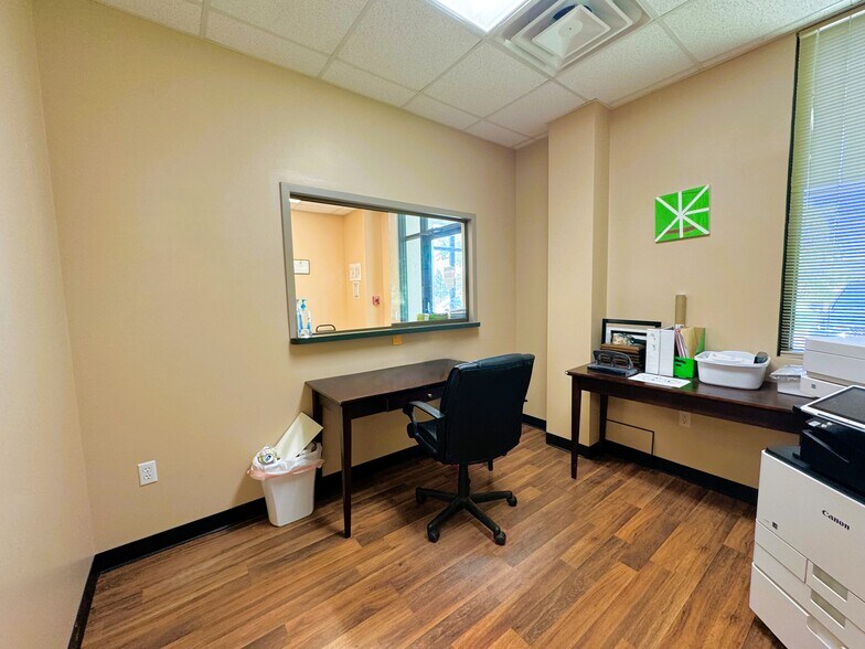 More Photos Of 575 Airport Rd, Gallatin Research And Development For Sale