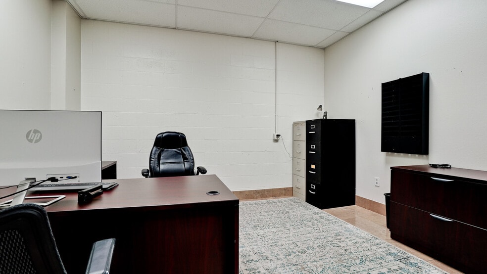 More Photos Of 2117-2125 47th st, Sarasota Warehouse For Sale