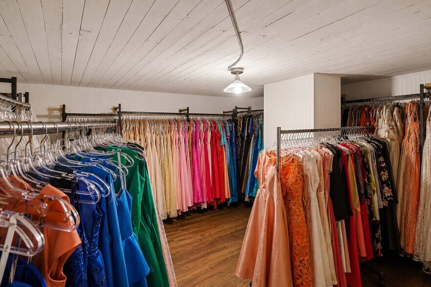 More Photos Of 9010 Main St, Woodstock Freestanding For Sale