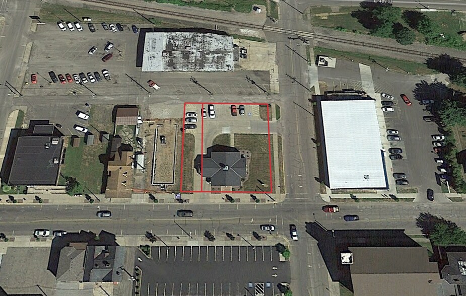 More Photos Of 327 E 3rd St, Uhrichsville Bank For Sale