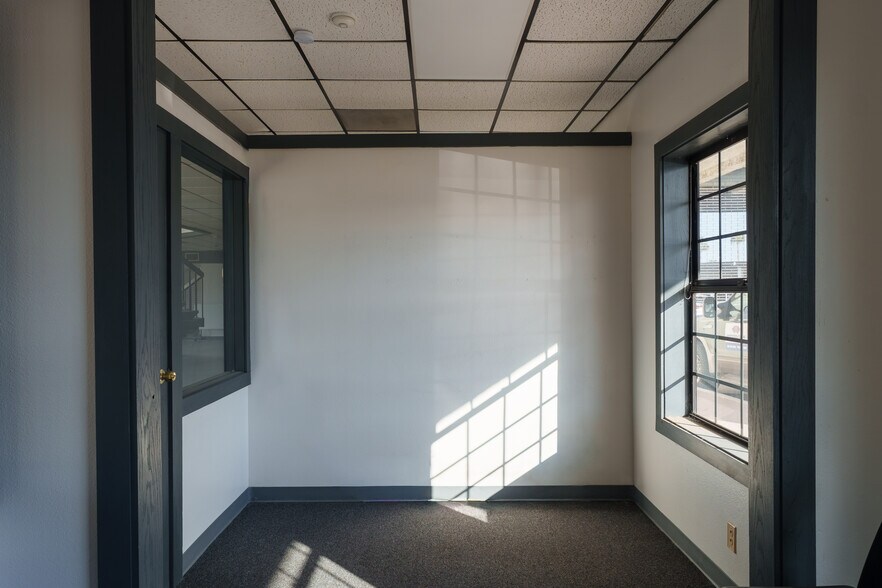 More Photos Of 83373-83407 State Highway 111, Indio Auto Dealership For Lease