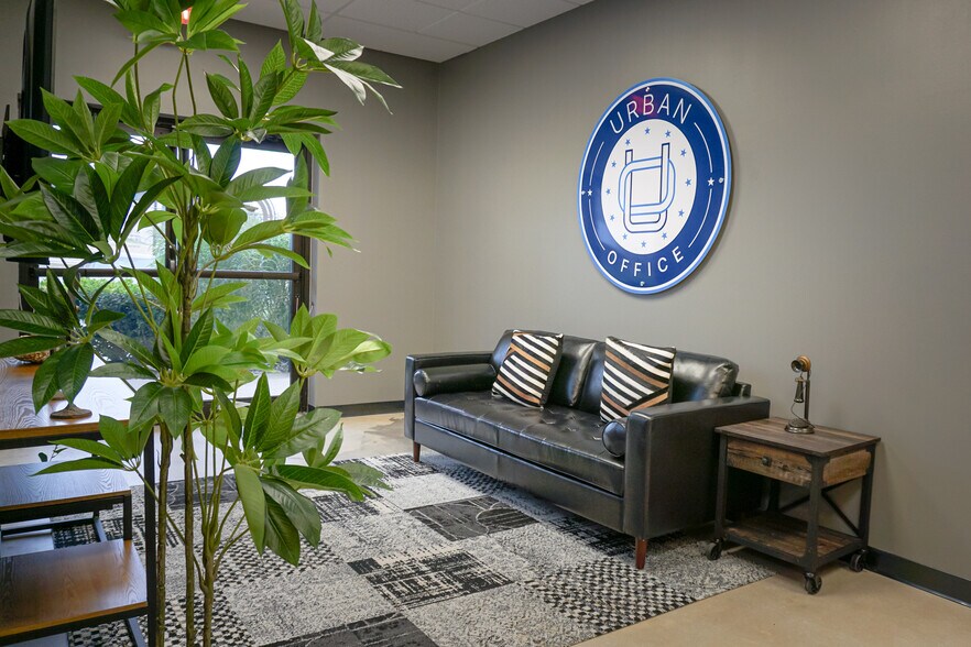 More Photos Of 8637 Fredericksburg Rd, San Antonio Coworking Space