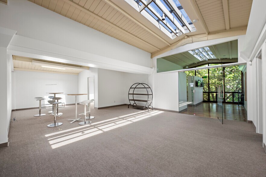 More Photos Of 580 College Ave, Palo Alto Office For Lease