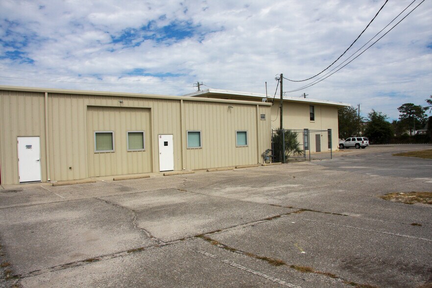 More Photos Of 1301 Government St, Pensacola Flex For Sale