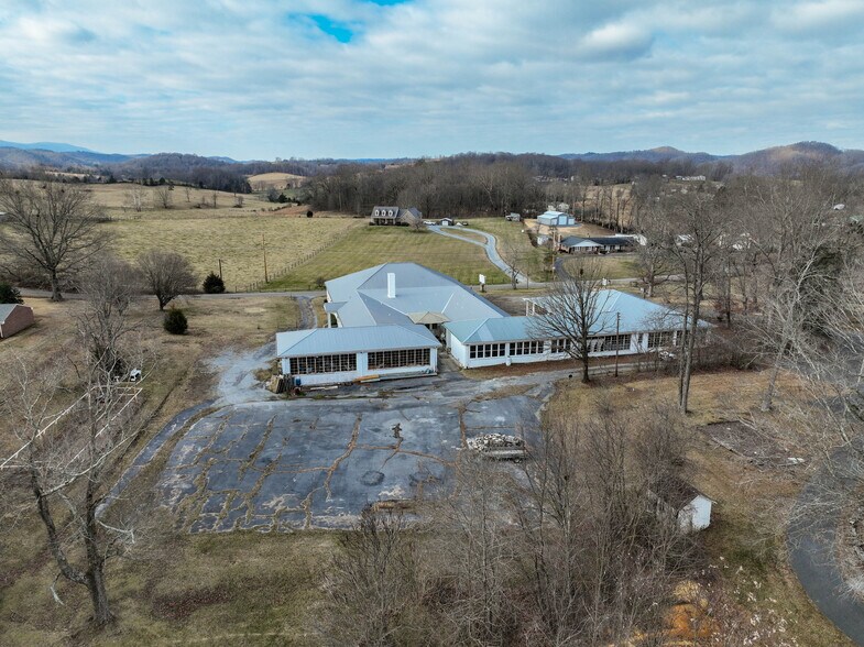 More Photos Of 19407 Bethel Rd, Abingdon Flex For Sale