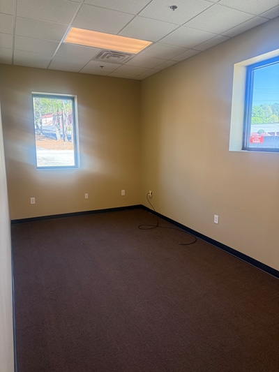 More Photos Of 2723 Apple Valley Rd NE, Atlanta Light Distribution For Lease