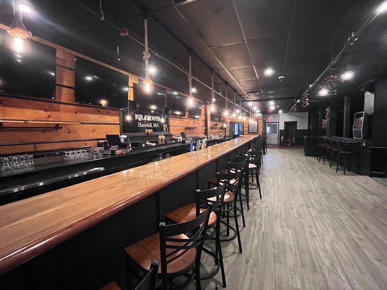 More Photos Of 27-45 Lafayette Sq, Haverhill Office For Lease