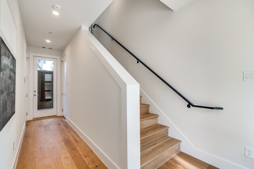 More Photos Of 3940 Spring Valley rd, Addison Multifamily For Sale