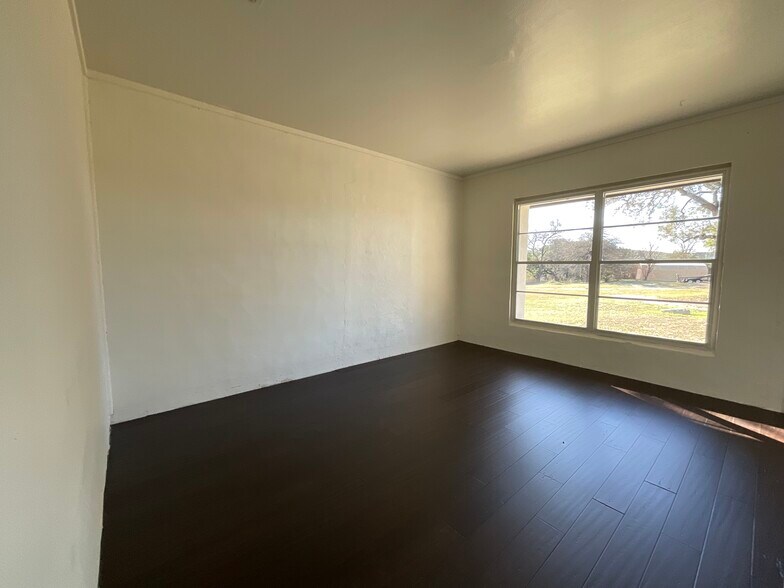 More Photos Of 14601 W Highway 71, Austin Office Residential For Sale