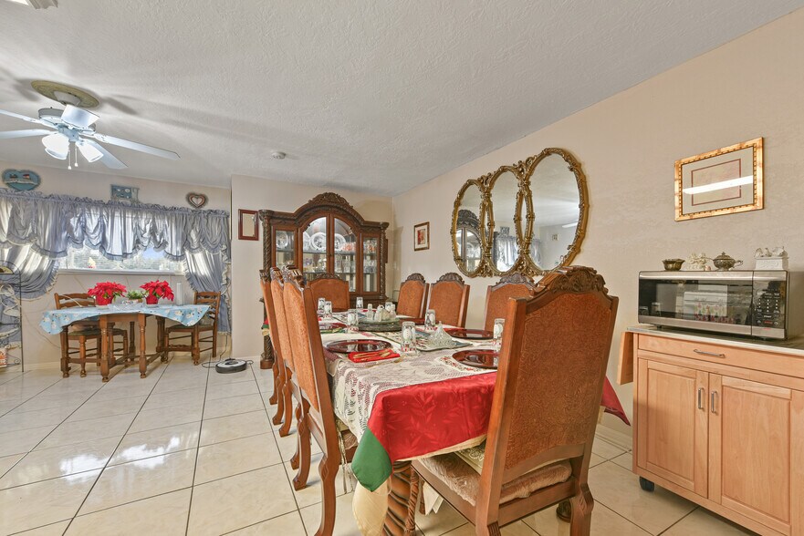 More Photos Of 1804 36th St N, Texas City Multifamily For Sale