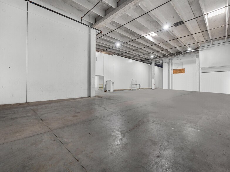 More Photos Of 2701 NW 107th Ave, Miami Refrigeration Cold Storage For Lease