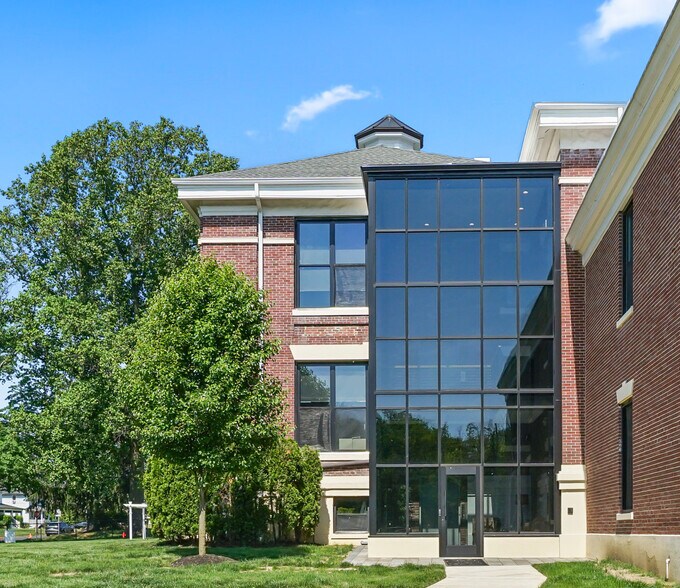 More Photos Of 215 Broad St, Eatontown Office For Lease