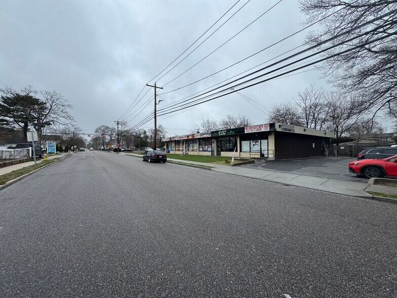 More Photos Of 1225-1235 Grundy Ave, Holbrook Storefront For Lease