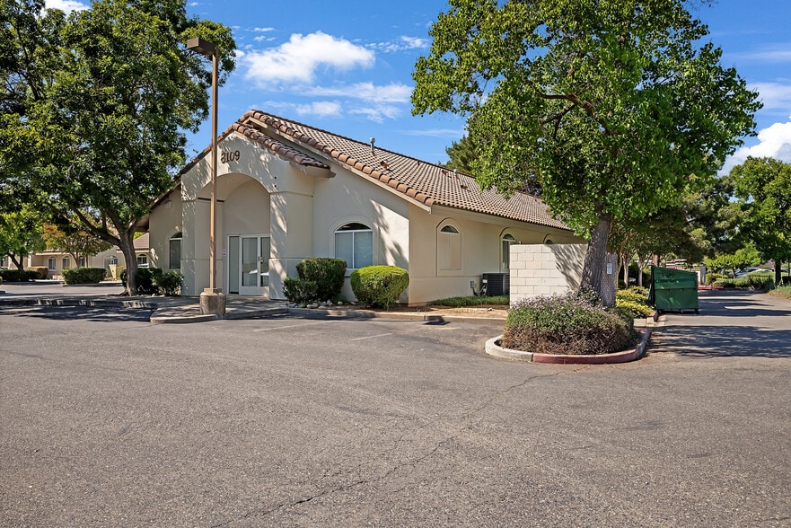 More Photos Of 8109 Laguna Blvd, Elk Grove Medical For Sale