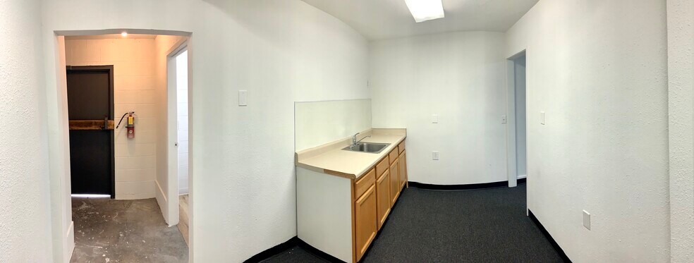 More Photos Of 169 Otto Cir, Sacramento Service For Sale
