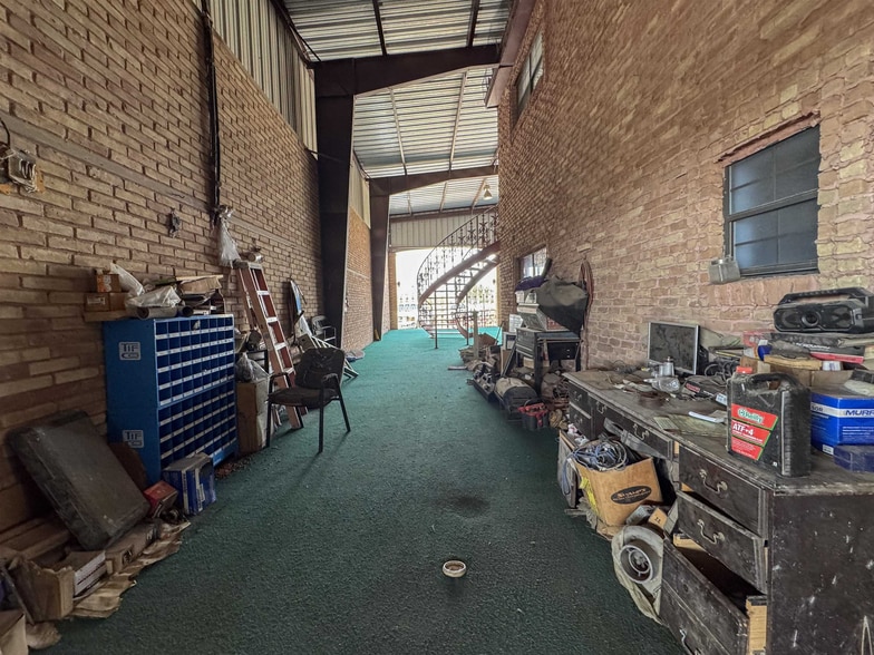 More Photos Of 5103 US Highway 59, Laredo Warehouse For Sale