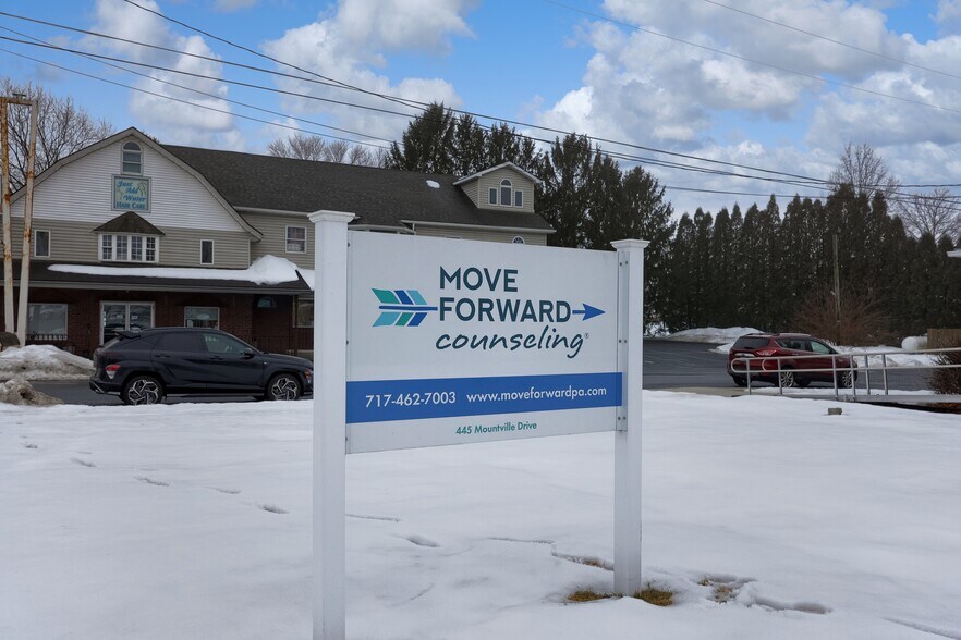 More Photos Of 445 Mountville Dr, Lebanon Office For Sale