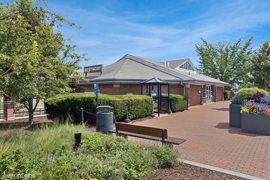 More Photos Of 19-23 W Quincy St, Westmont Storefront For Sale