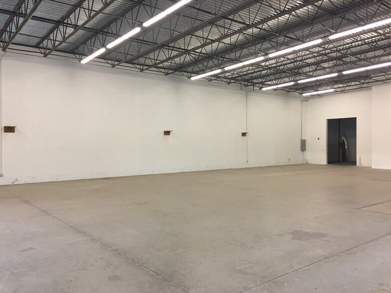 More Photos Of 801-893 Kings Hwy, Fort Pierce Light Manufacturing For Lease