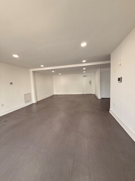 More Photos Of 2290-2336 W 77th St, Hialeah Warehouse For Lease