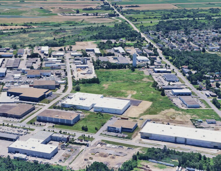 More Photos Of 140 Rue Bélanger, Châteauguay Manufacturing For Lease