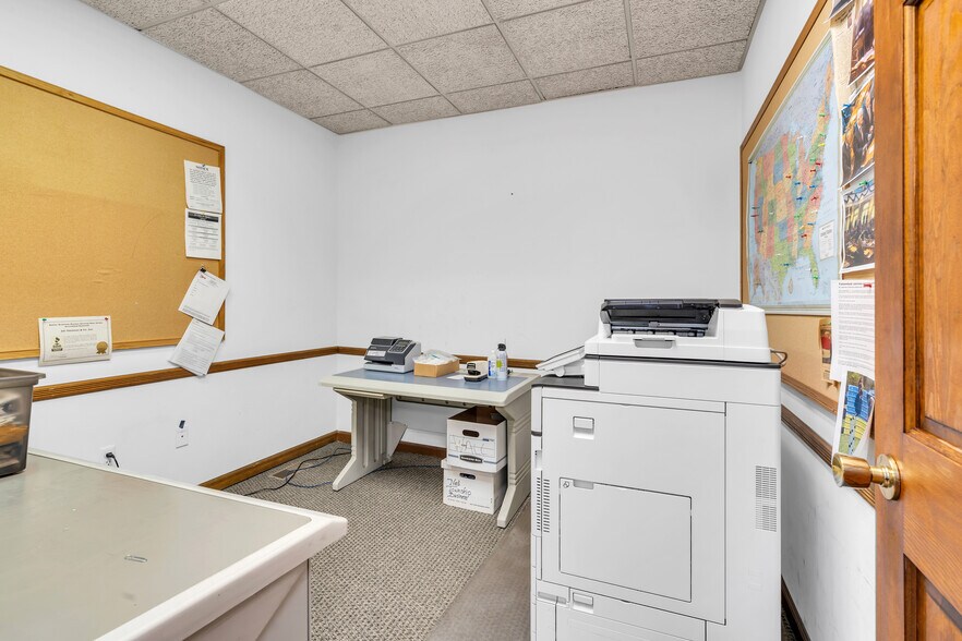 More Photos Of 800 The Plaza, Sea Girt Office For Sale