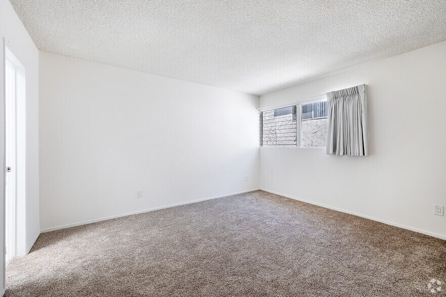 More Photos Of 1666 Federal Ave, Los Angeles Apartments For Sale