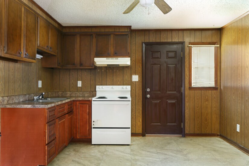 More Photos Of 1043-1053 Rulnick St, Fayetteville Apartments For Sale