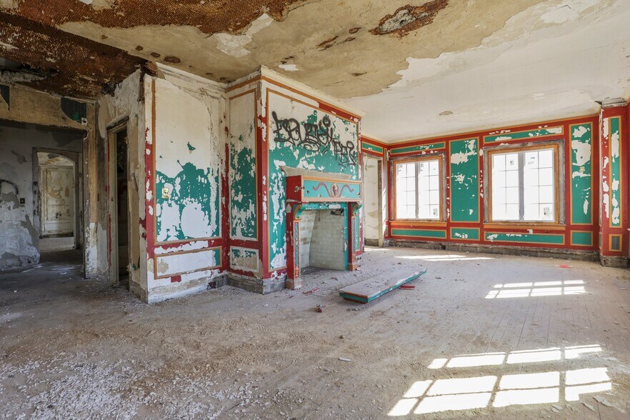 More Photos Of 1312 E Broad St, Columbus Apartments For Sale