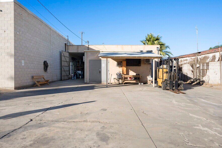 More Photos Of 1033-1047 W 3rd St, San Bernardino Warehouse For Sale