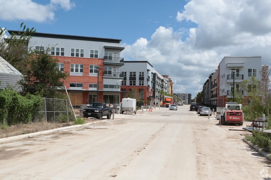 More Photos Of 423 Blue Star, San Antonio Apartments For Lease