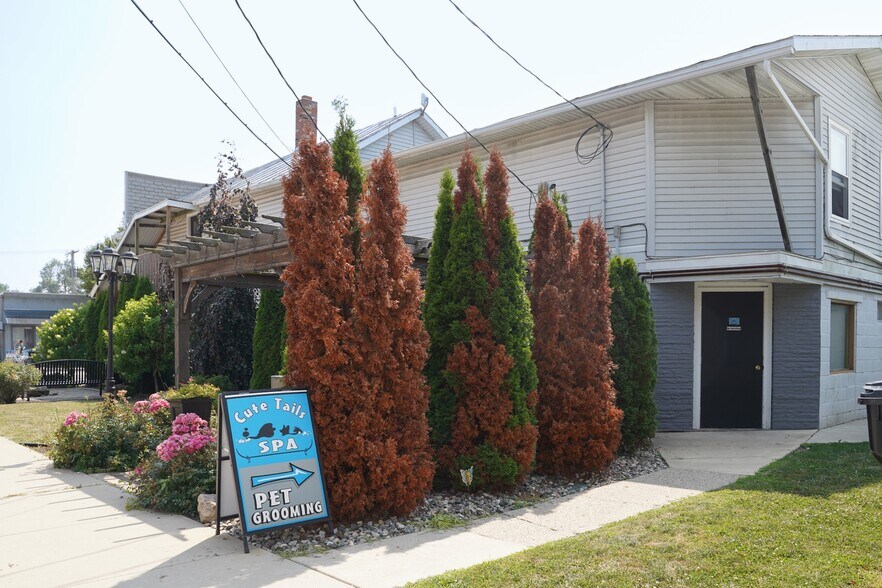 More Photos Of 119 E Toledo St, Fremont Storefront Retail Residential For Sale