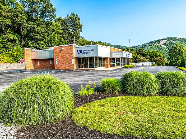 Primary Photo Of 13903 William Penn Hwy, Mapleton Depot Medical For Sale