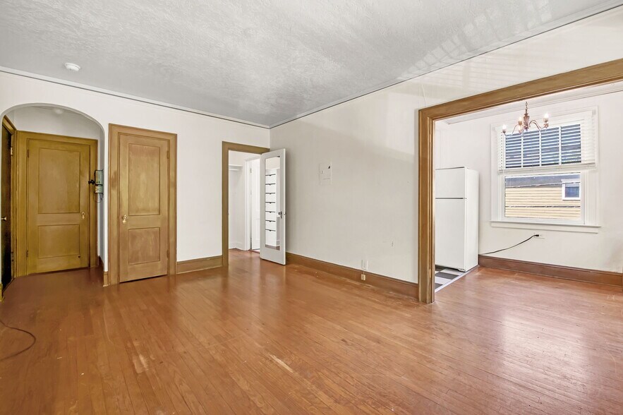 More Photos Of 1323 NW 23rd Ave, Portland Apartments For Sale