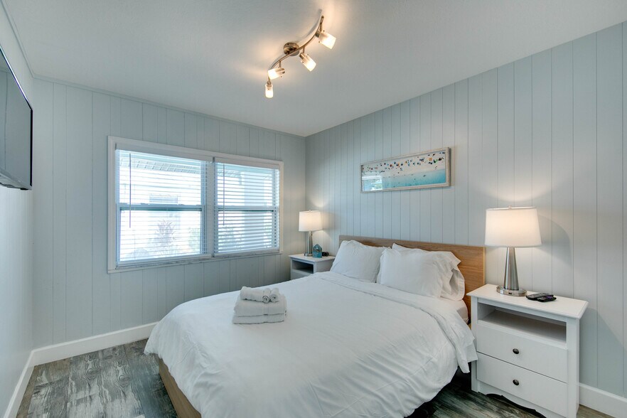 More Photos Of 12321 Gulf Blvd, Treasure Island Hospitality For Sale