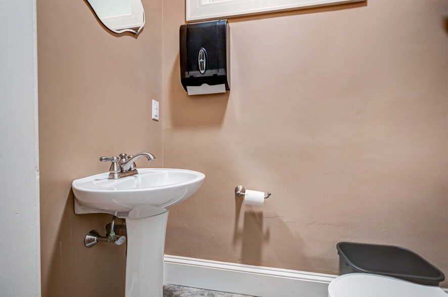 More Photos Of 8 Church St, Westborough Office Residential For Lease