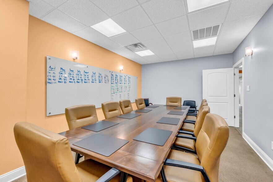 More Photos Of 24 Hartwell St, Royston Office For Sale