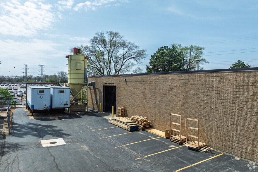 More Photos Of 1-5 Messner Dr, Wheeling Warehouse For Lease