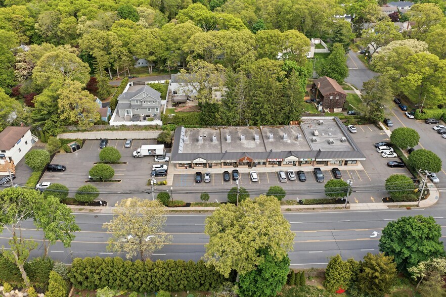 More Photos Of 444 W Jericho Tpke, Huntington Storefront Retail Office For Sale