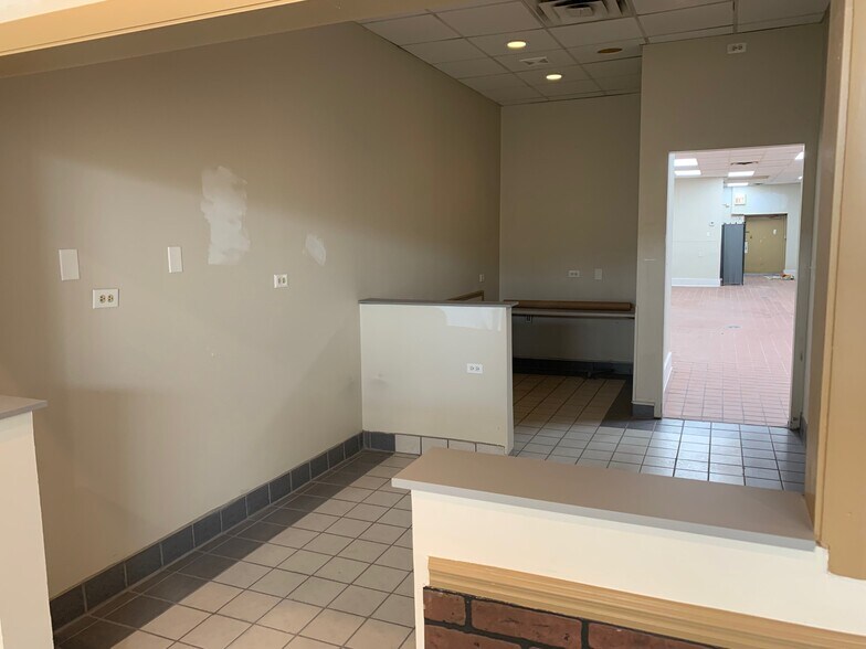 More Photos Of 1733-1739 N Harlem Ave, Chicago Storefront For Lease
