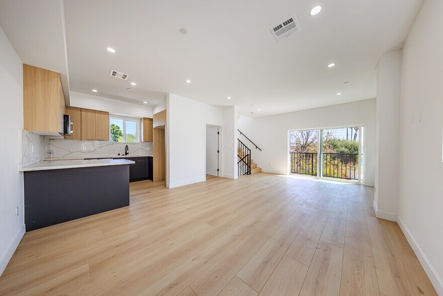 More Photos Of 2847 S Victoria Ave, Los Angeles Multifamily For Sale