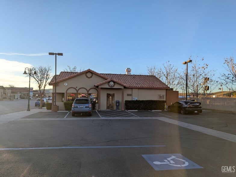 More Photos Of 211 E Tehachapi Blvd, Tehachapi General Retail For Sale