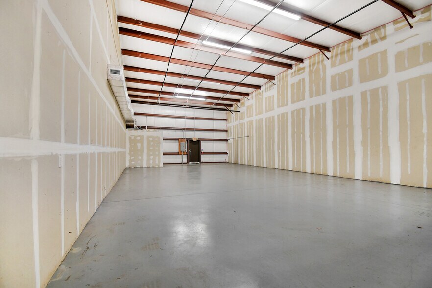 More Photos Of 1761 Dobbs Rd, Saint Augustine Warehouse For Lease
