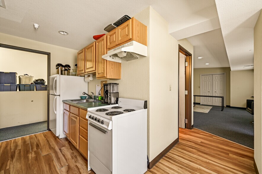 More Photos Of 21 Bisbee Ct, Santa Fe Warehouse For Sale