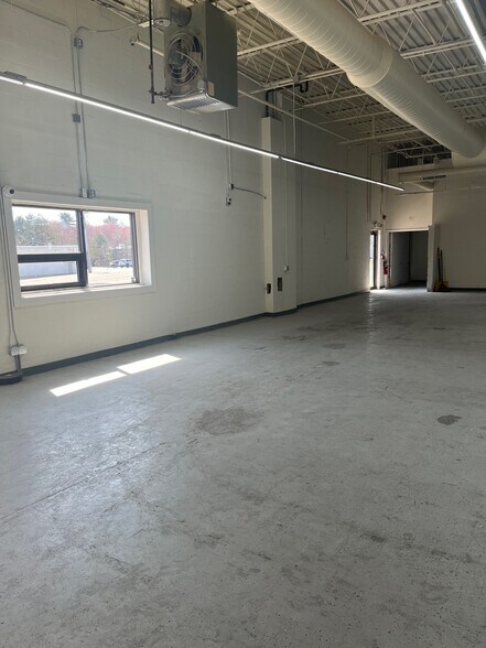 More Photos Of 207 Cambridge St, Burlington Warehouse For Lease