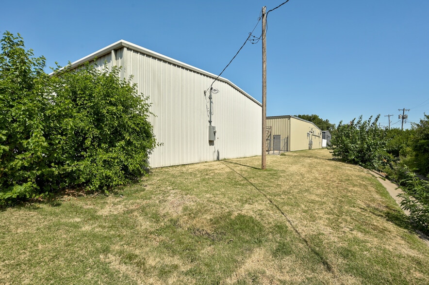 More Photos Of 412 Glade Ave, Oklahoma City Manufacturing For Lease