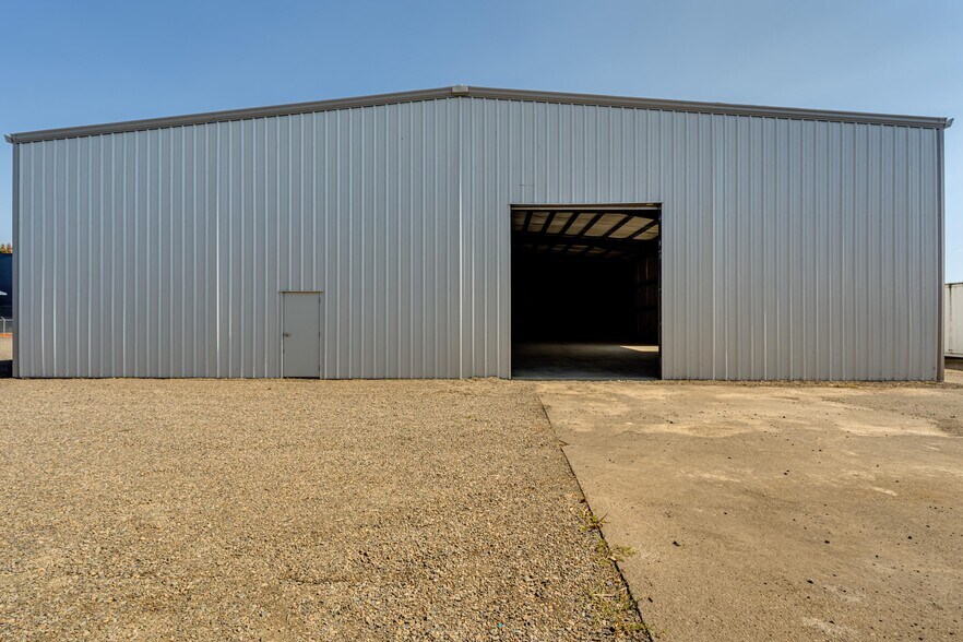 More Photos Of 810 S 2nd St, Harrisburg Warehouse For Lease