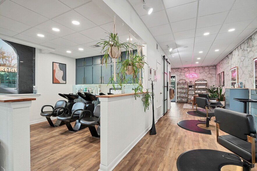 More Photos Of 1001 W 34th St, Austin Freestanding For Lease