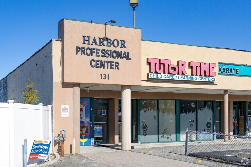 More Photos Of 131 Main St, East Rockaway General Retail For Sale