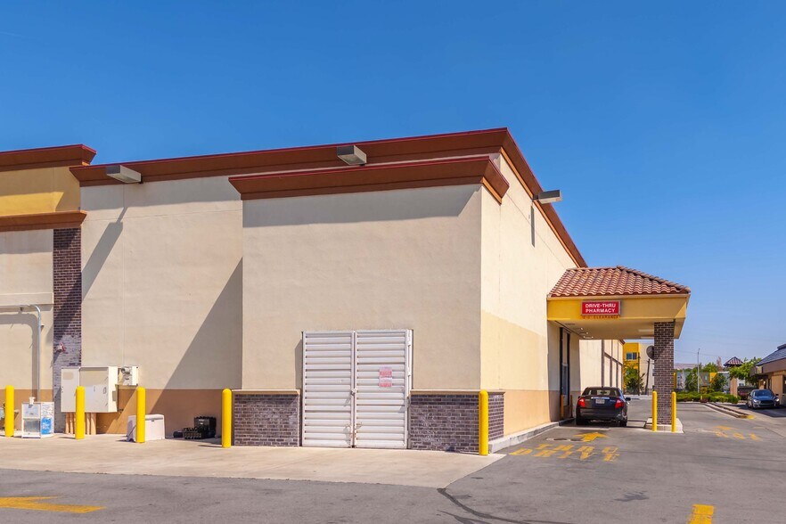 More Photos Of 2299 Oddie Blvd, Sparks Drugstore For Sale